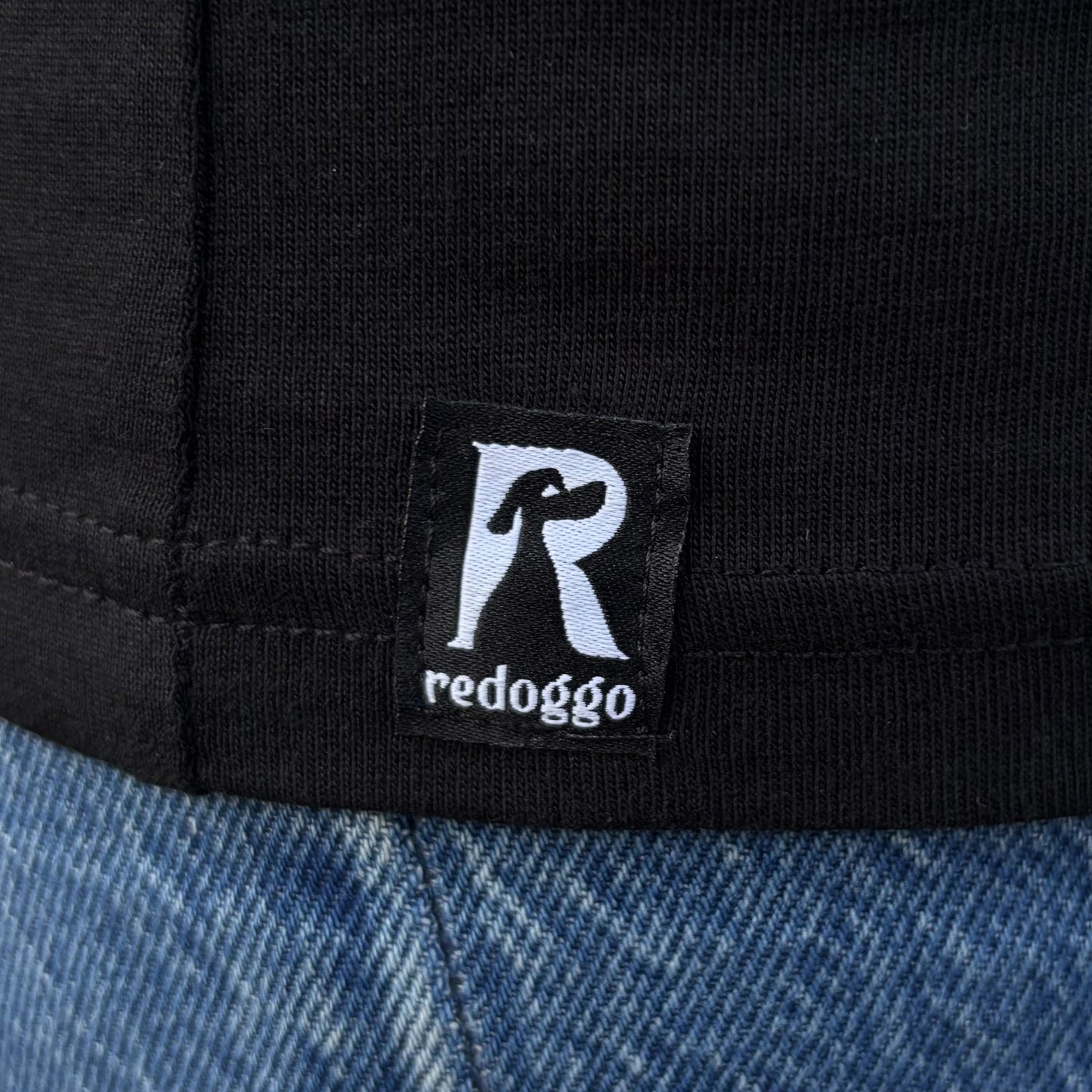 T-Shirt "Adopt don't shop"